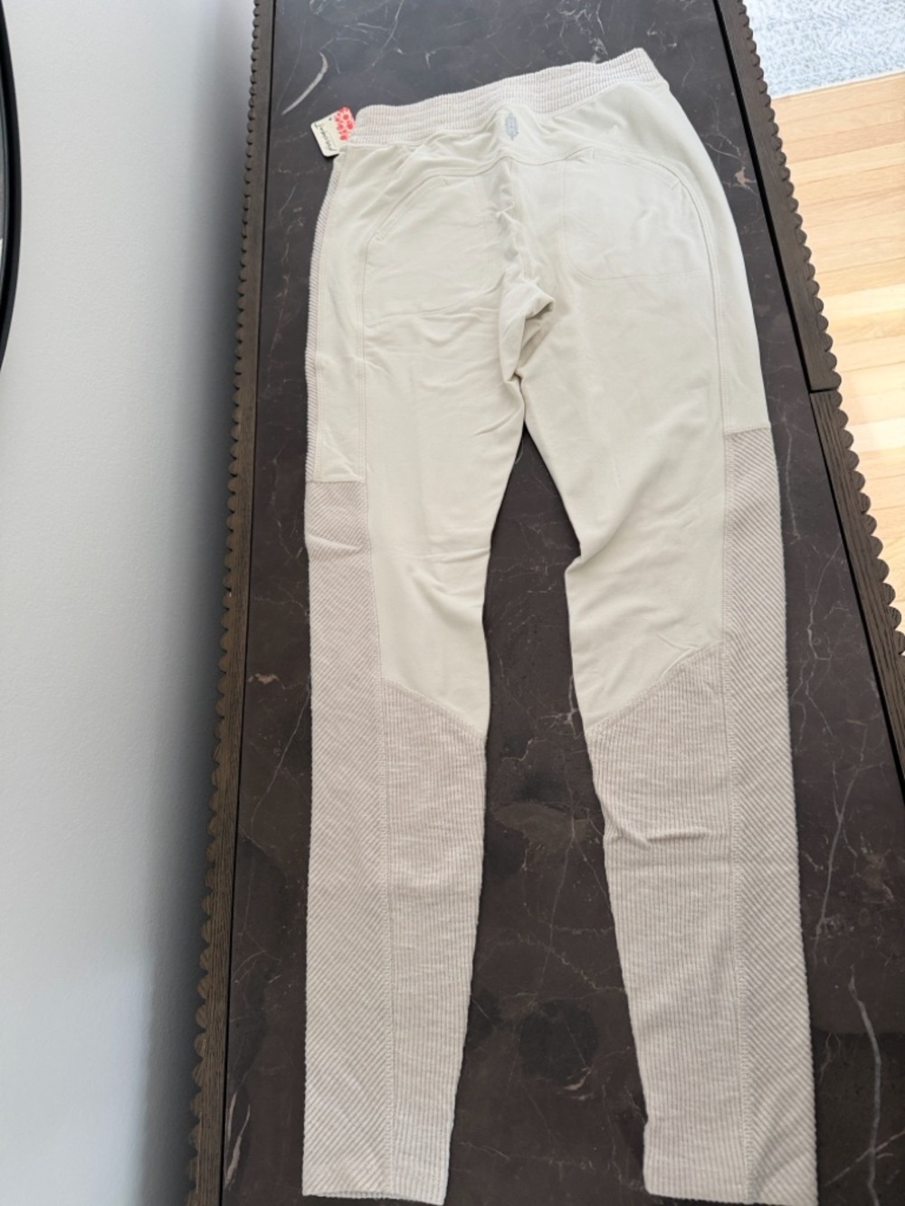 *NWT* FREE PEOPLE
UNDERCOVER BASE LAYER
SET (TOP W/ LEGGINGS) - Picture 9 of 14